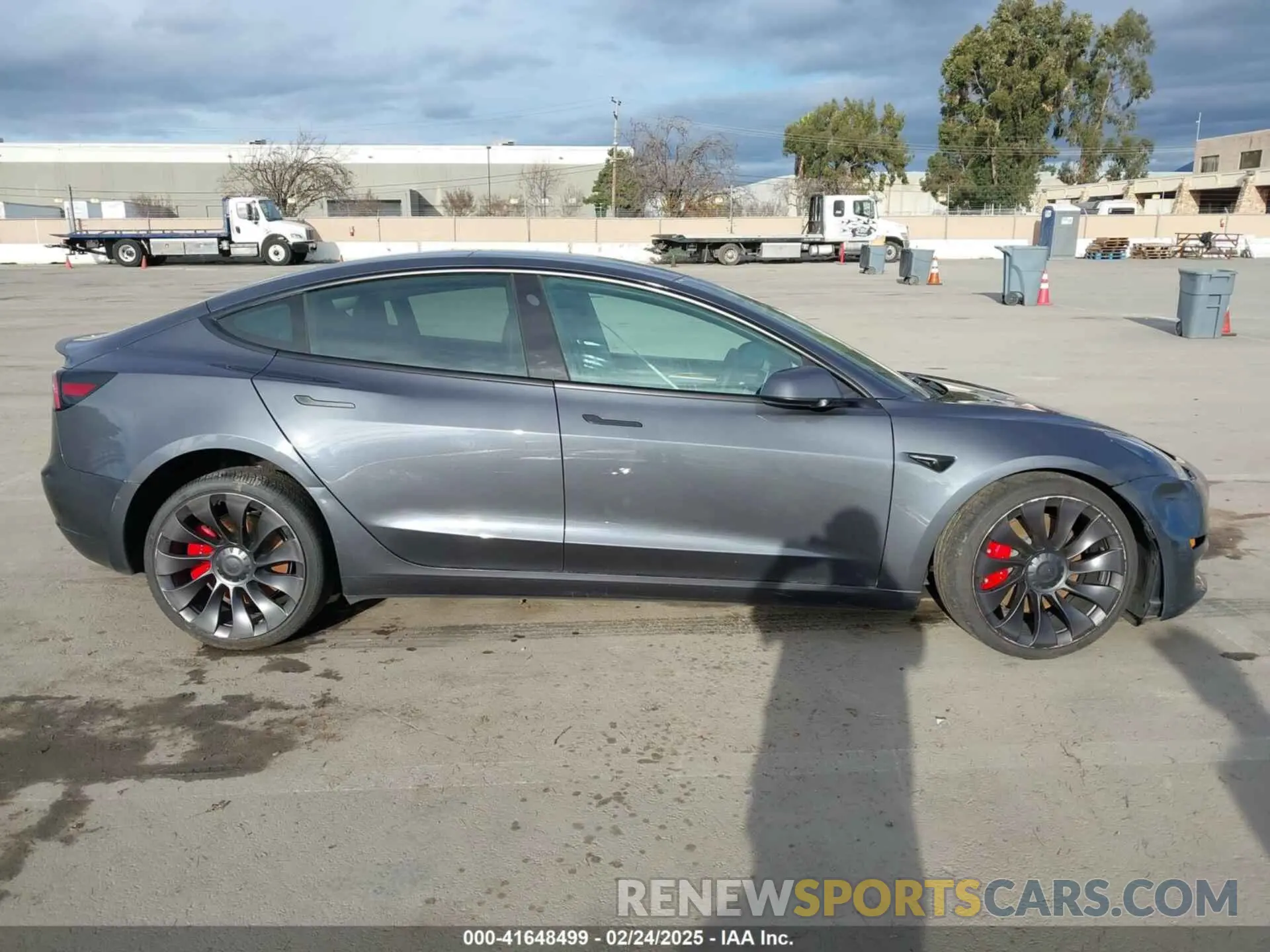 13 fotografías del automóvil dañado 5YJ3E1EC8PF683780 TESLA MODEL 3 2023