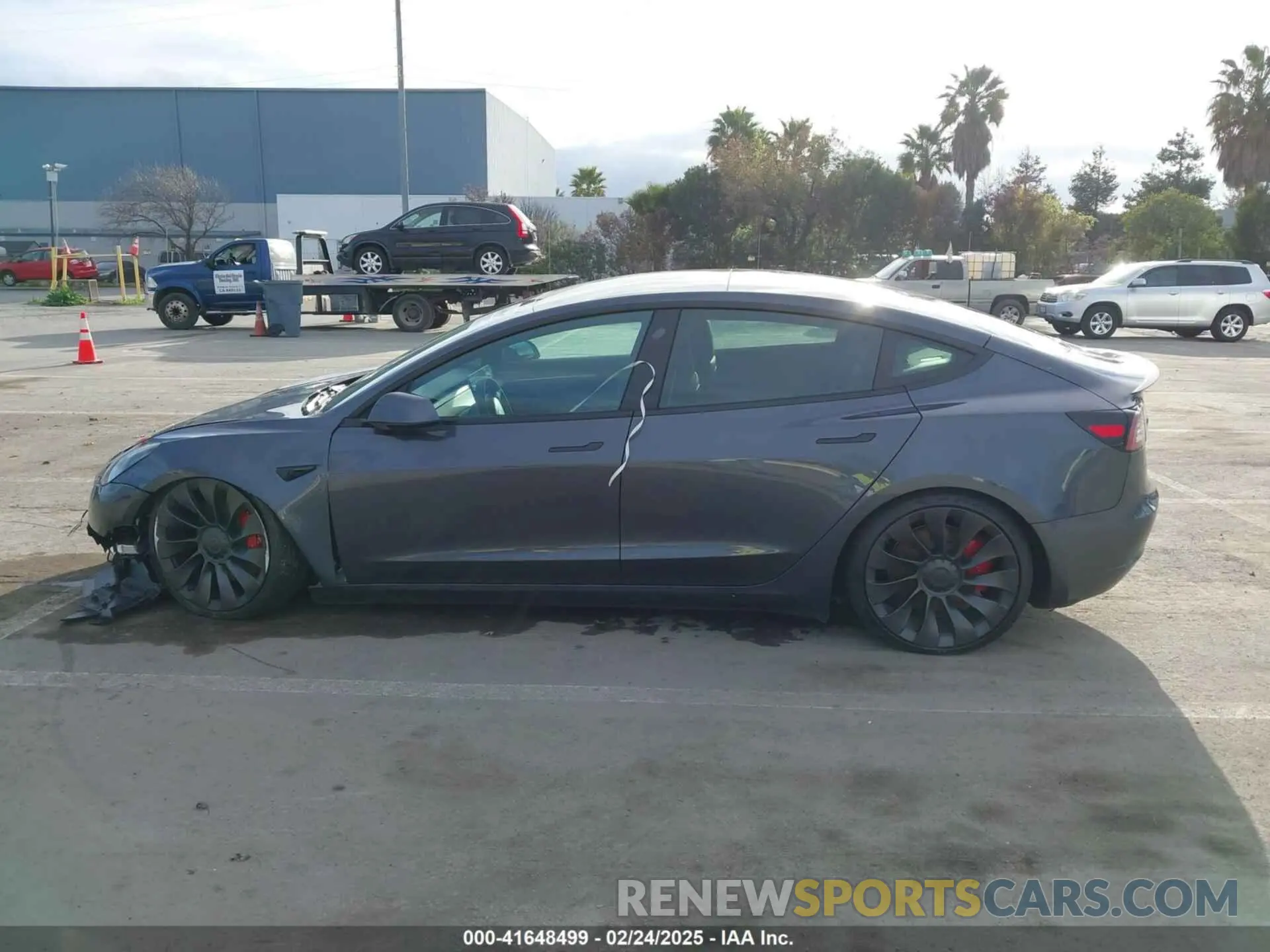 14 fotografías del automóvil dañado 5YJ3E1EC8PF683780 TESLA MODEL 3 2023