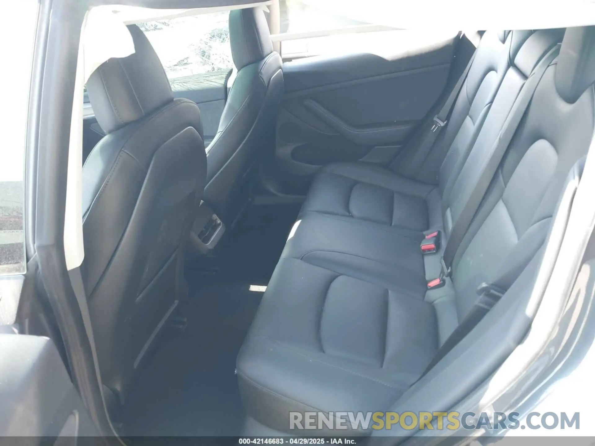8 fotografías del automóvil dañado 5YJ3E1ECXPF410212 TESLA MODEL 3 2023