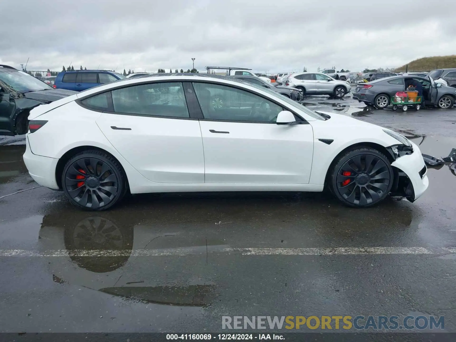 13 fotografías del automóvil dañado 5YJ3E1ECXPF582174 TESLA MODEL 3 2023