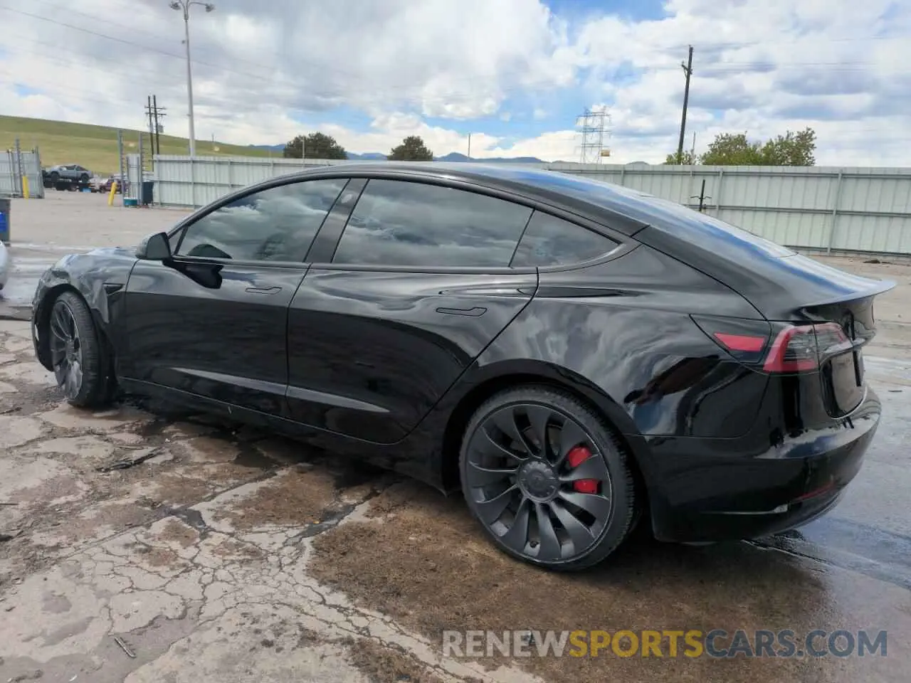 2 fotografías del automóvil dañado 5YJ3E1ECXPF628019 TESLA MODEL 3 2023