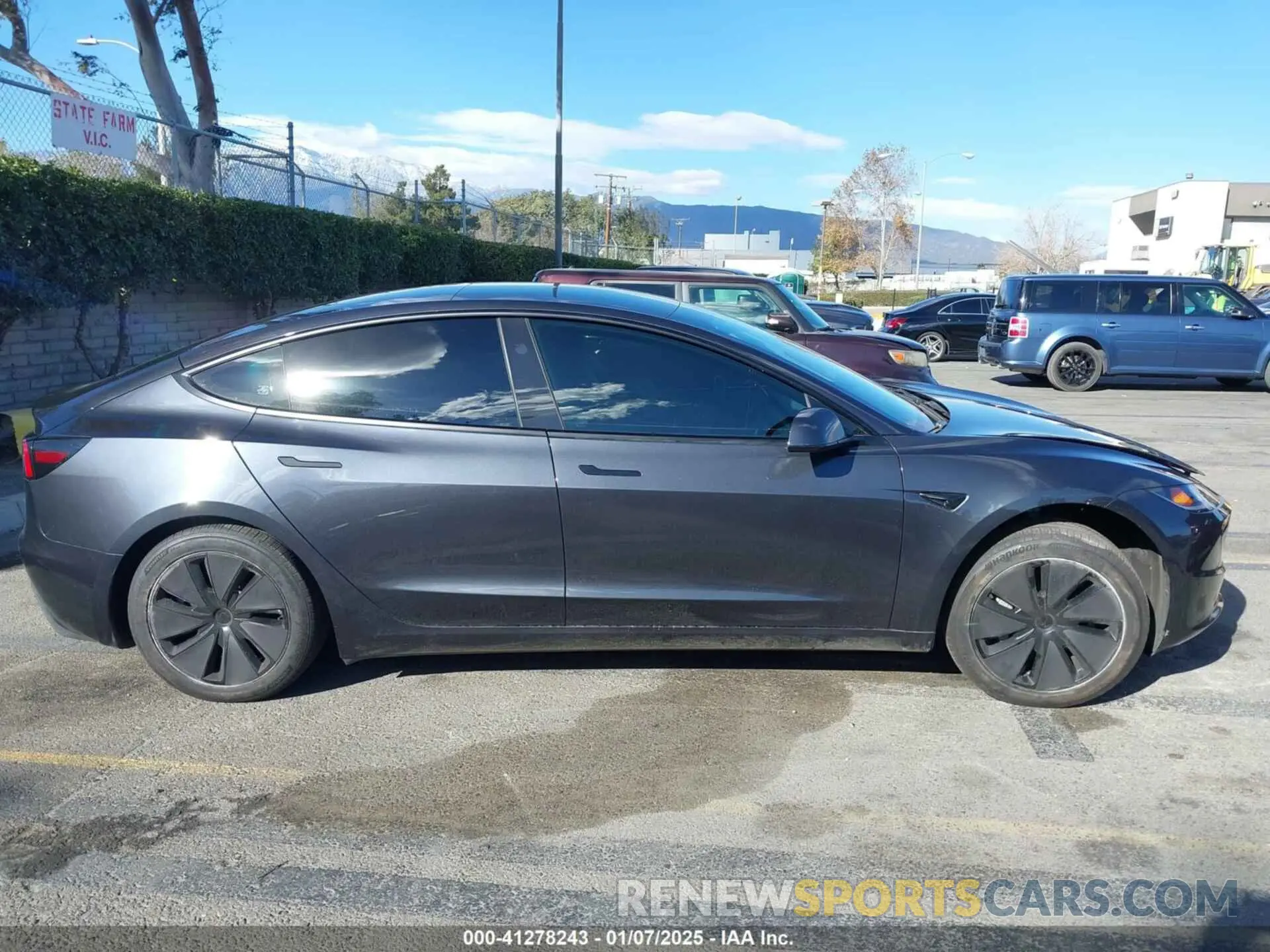 13 fotografías del automóvil dañado 5YJ3E1EA0RF718703 TESLA MODEL 3 2024