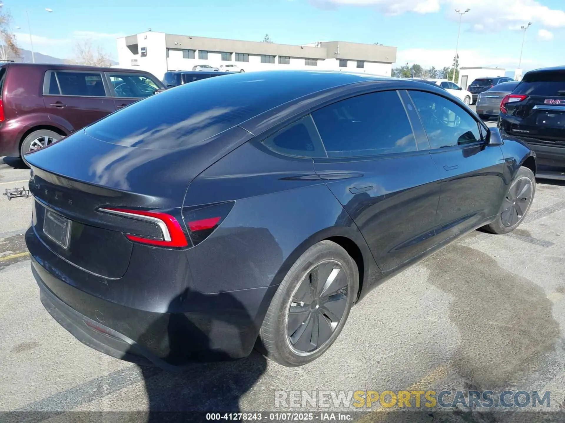 4 fotografías del automóvil dañado 5YJ3E1EA0RF718703 TESLA MODEL 3 2024