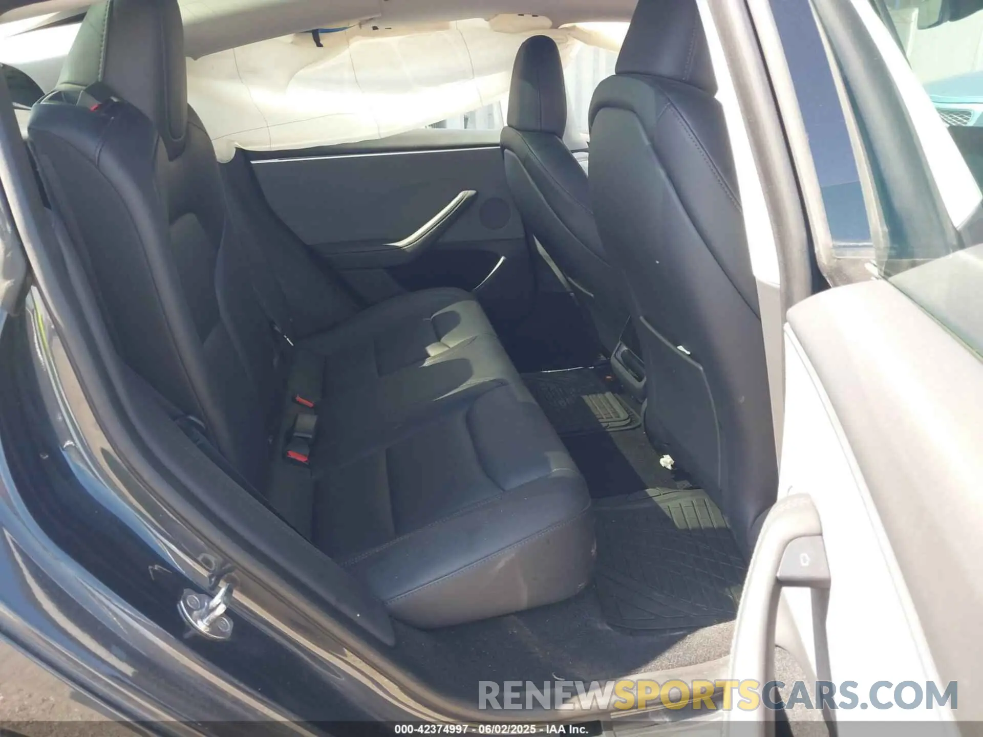8 fotografías del automóvil dañado 5YJ3E1EA0RF721469 TESLA MODEL 3 2024