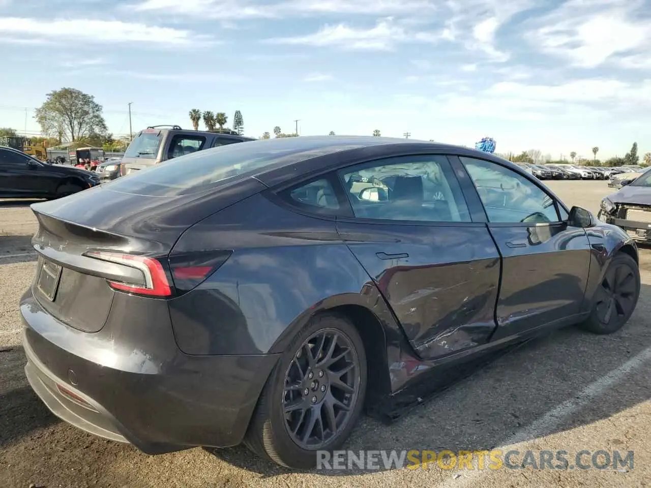3 fotografías del automóvil dañado 5YJ3E1EA0RF724579 TESLA MODEL 3 2024