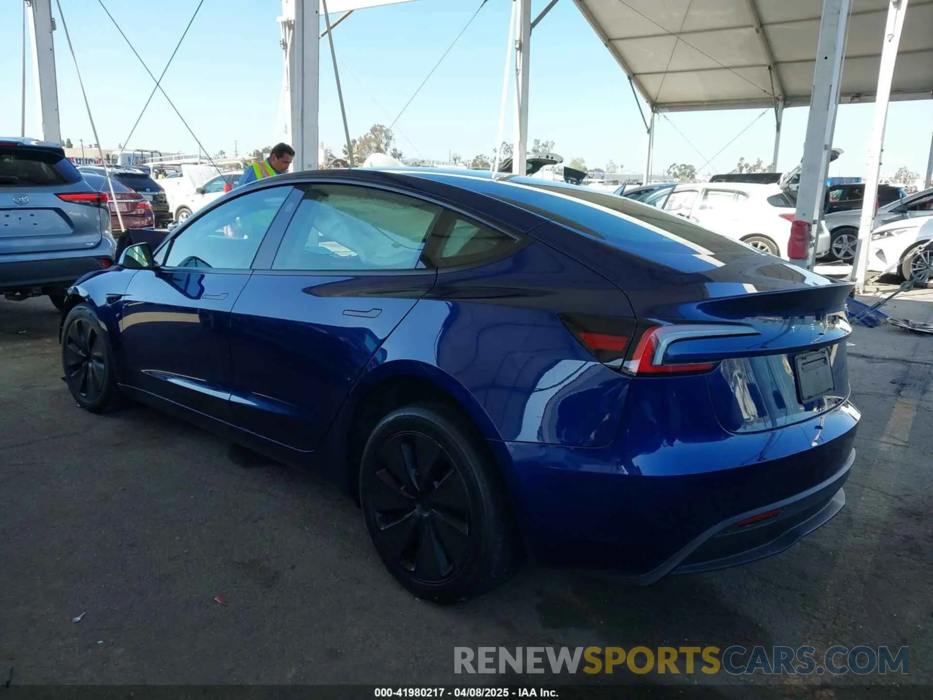 3 fotografías del automóvil dañado 5YJ3E1EA0RF745089 TESLA MODEL 3 2024
