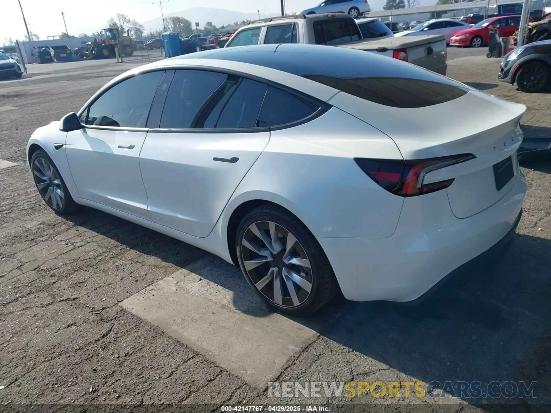 3 fotografías del automóvil dañado 5YJ3E1EA0RF752172 TESLA MODEL 3 2024