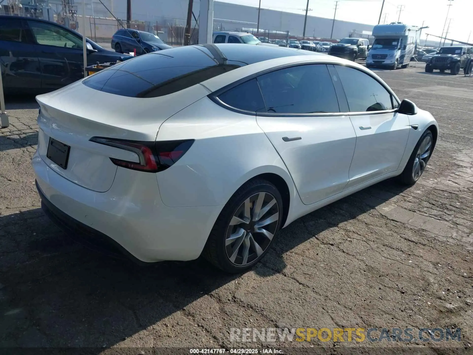 4 fotografías del automóvil dañado 5YJ3E1EA0RF752172 TESLA MODEL 3 2024
