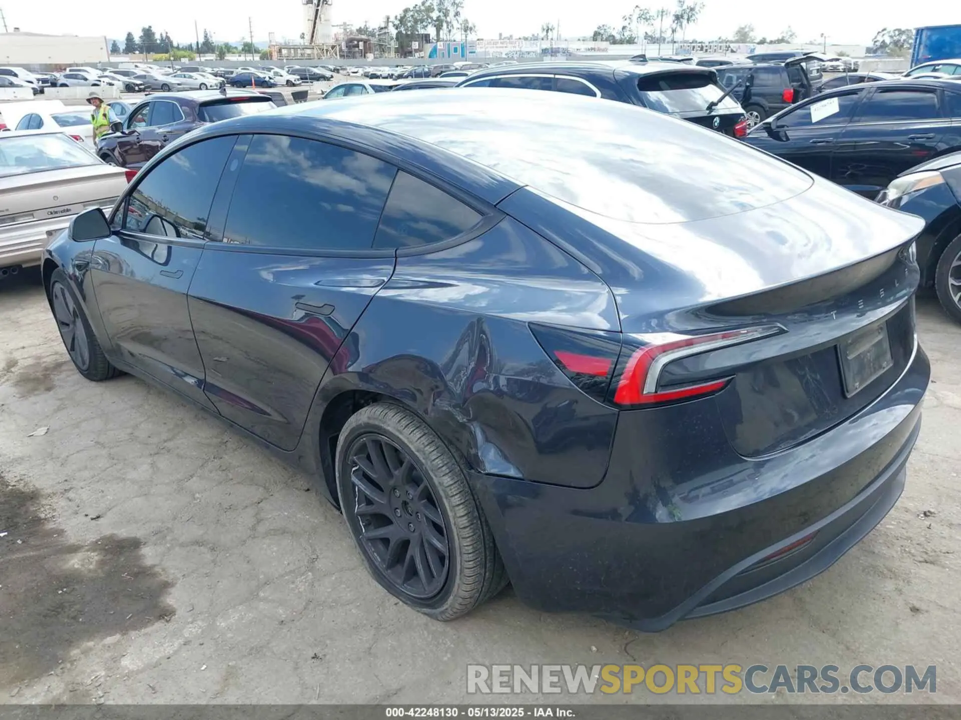 3 fotografías del automóvil dañado 5YJ3E1EA0RF782725 TESLA MODEL 3 2024