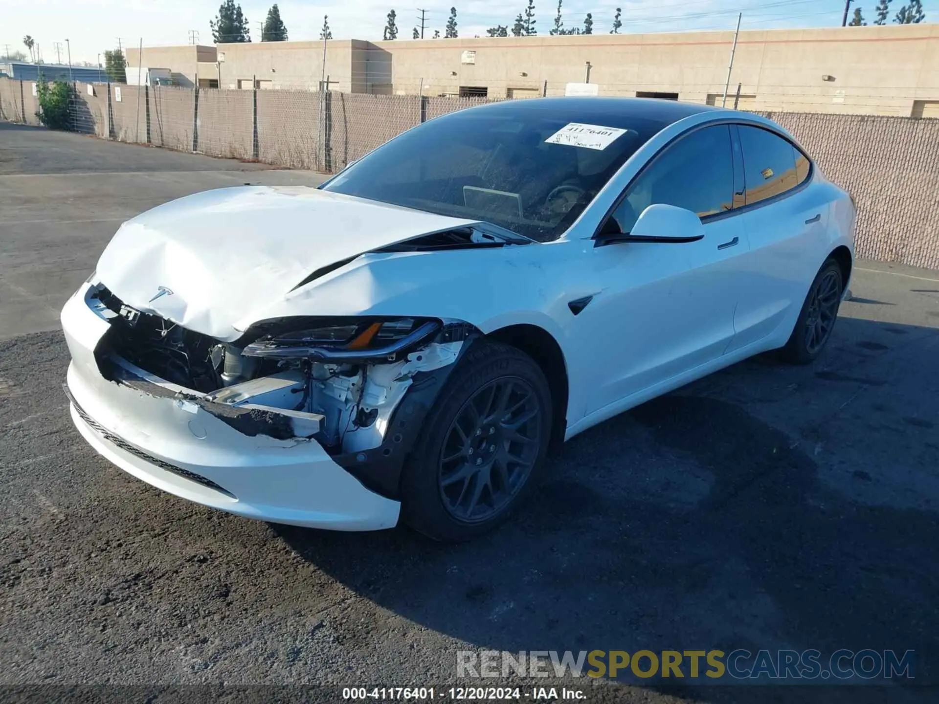 2 fotografías del automóvil dañado 5YJ3E1EA0RF826237 TESLA MODEL 3 2024