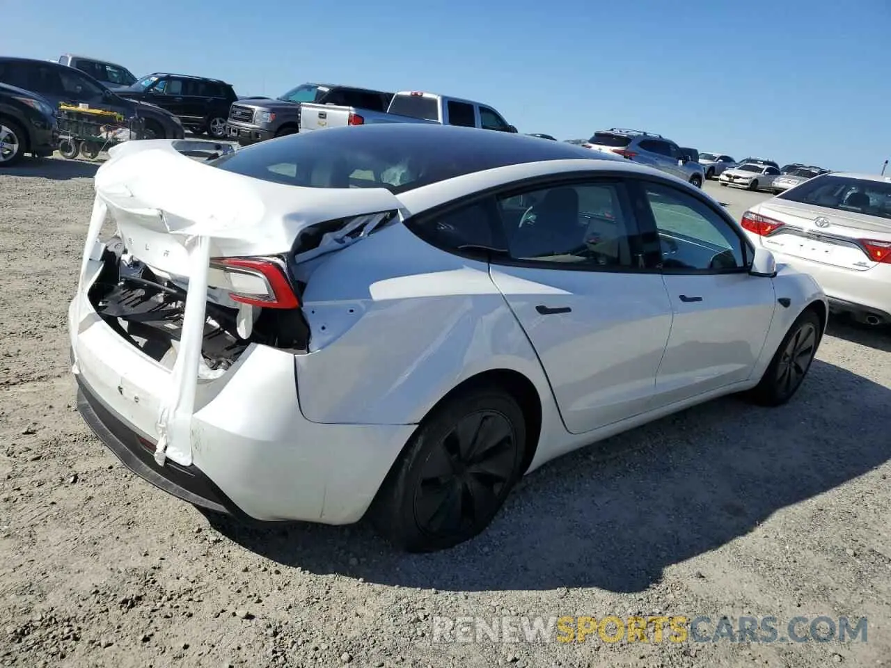 3 fotografías del automóvil dañado 5YJ3E1EA1RF742511 TESLA MODEL 3 2024