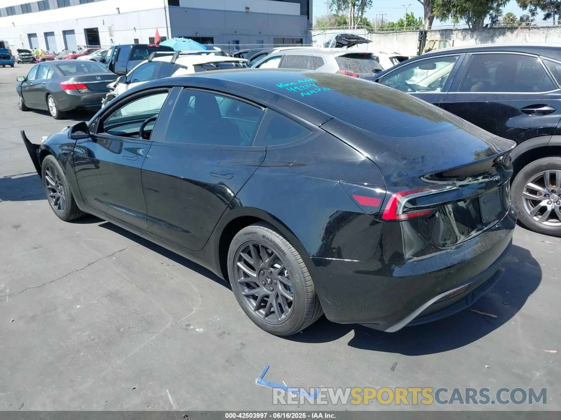 3 fotografías del automóvil dañado 5YJ3E1EA1RF821113 TESLA MODEL 3 2024