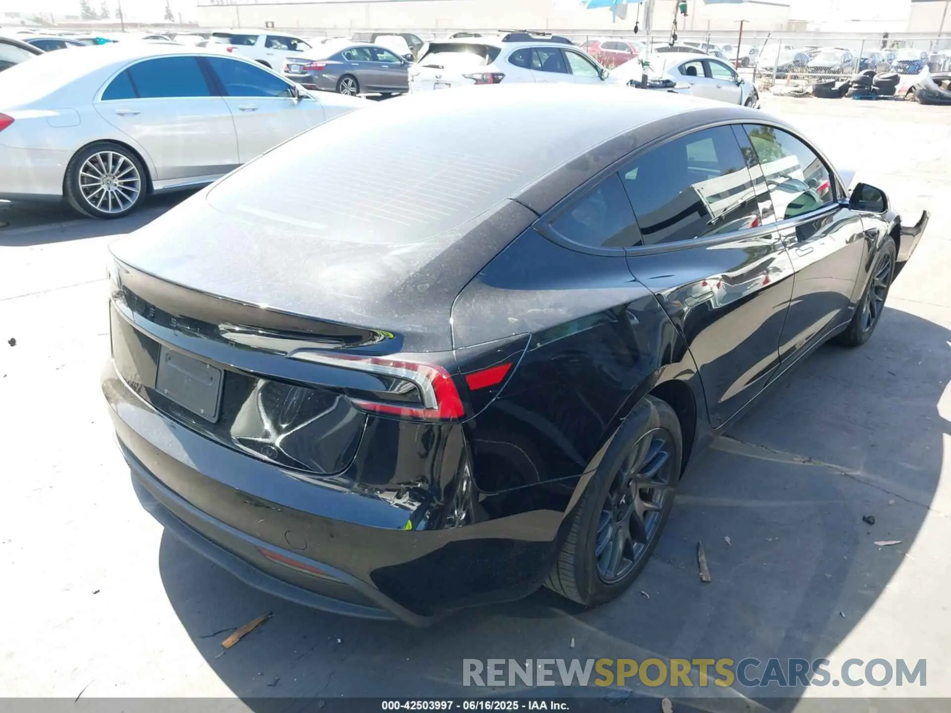 4 fotografías del automóvil dañado 5YJ3E1EA1RF821113 TESLA MODEL 3 2024