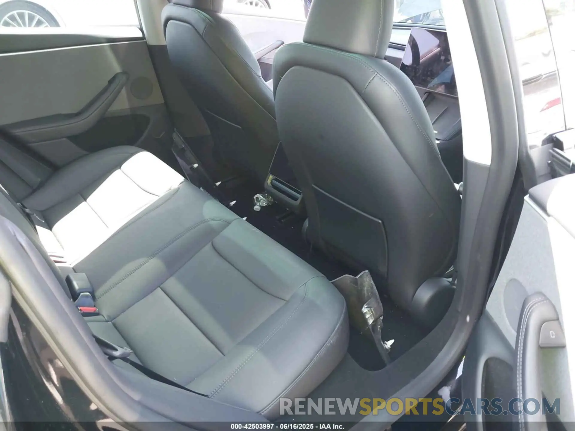8 fotografías del automóvil dañado 5YJ3E1EA1RF821113 TESLA MODEL 3 2024