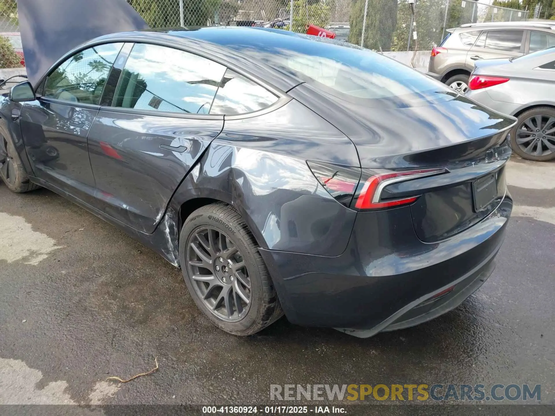 3 fotografías del automóvil dañado 5YJ3E1EA2RF739987 TESLA MODEL 3 2024