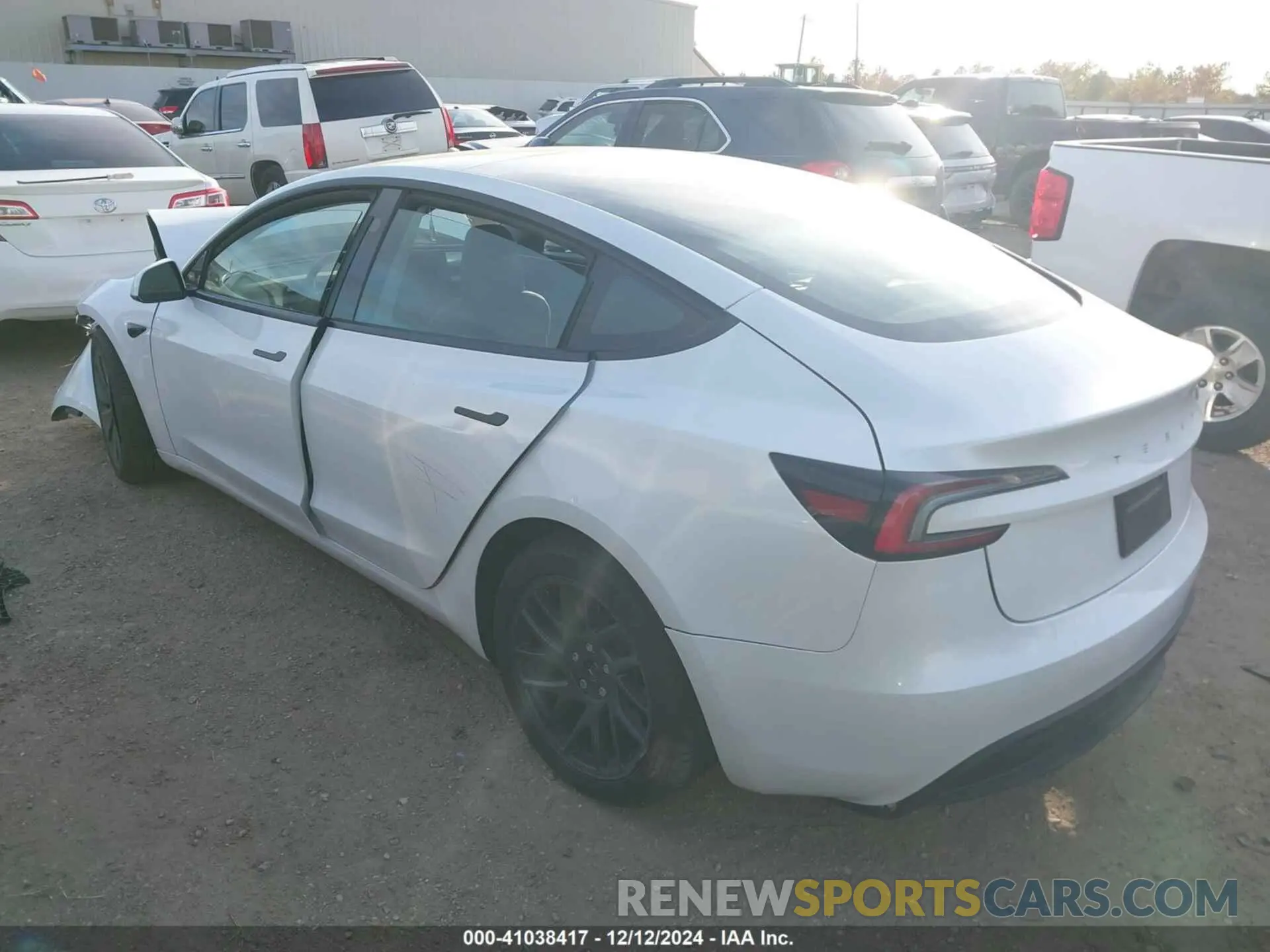 3 fotografías del automóvil dañado 5YJ3E1EA2RF747460 TESLA MODEL 3 2024