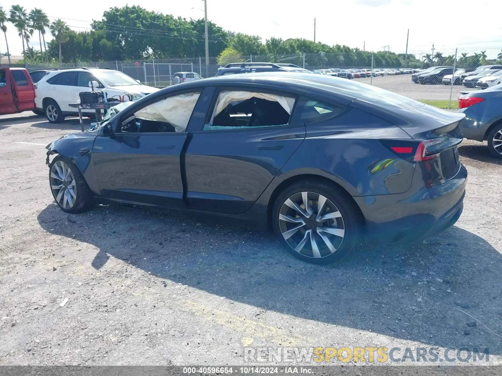 3 fotografías del automóvil dañado 5YJ3E1EA2RF751069 TESLA MODEL 3 2024