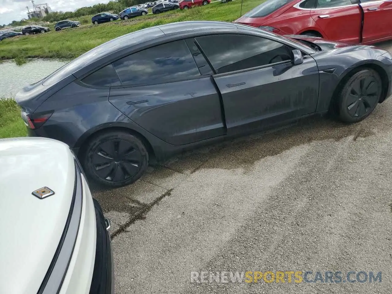 3 fotografías del automóvil dañado 5YJ3E1EA2RF756126 TESLA MODEL 3 2024