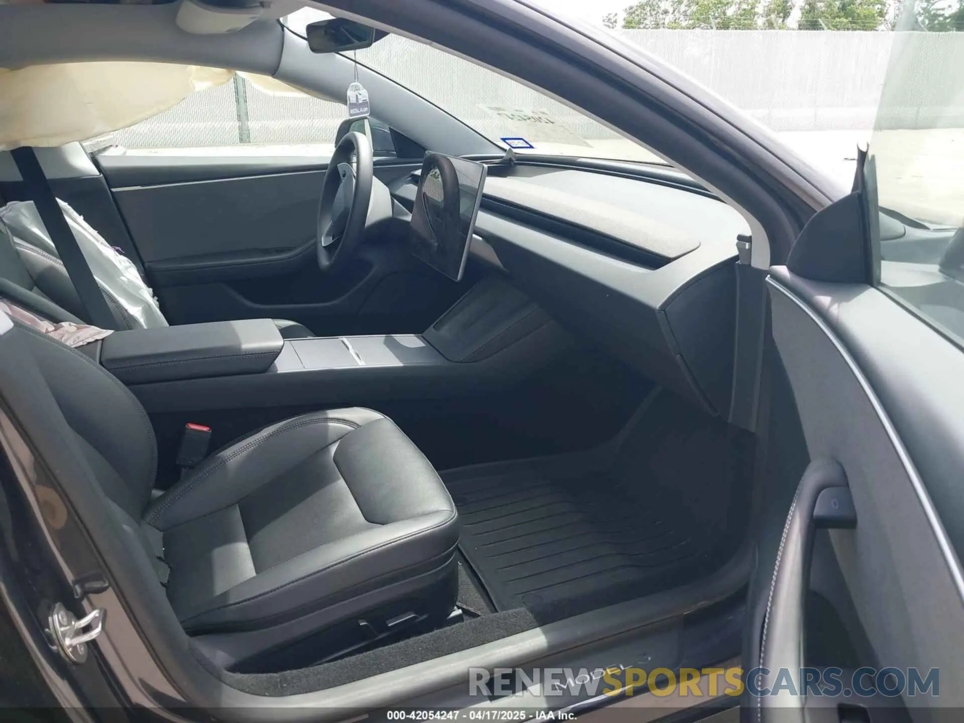 5 fotografías del automóvil dañado 5YJ3E1EA2RF763254 TESLA MODEL 3 2024