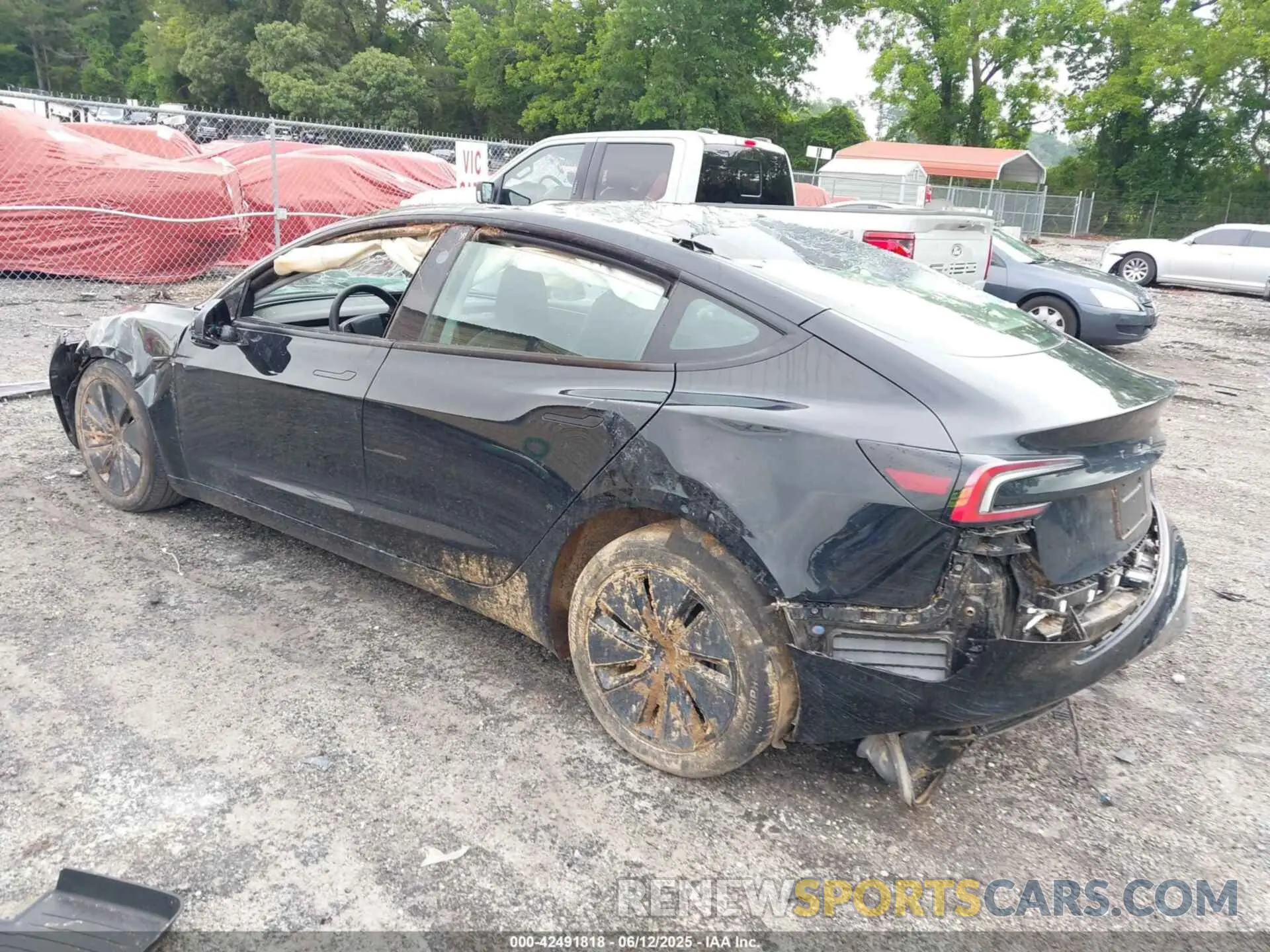 3 fotografías del automóvil dañado 5YJ3E1EA3RF729159 TESLA MODEL 3 2024