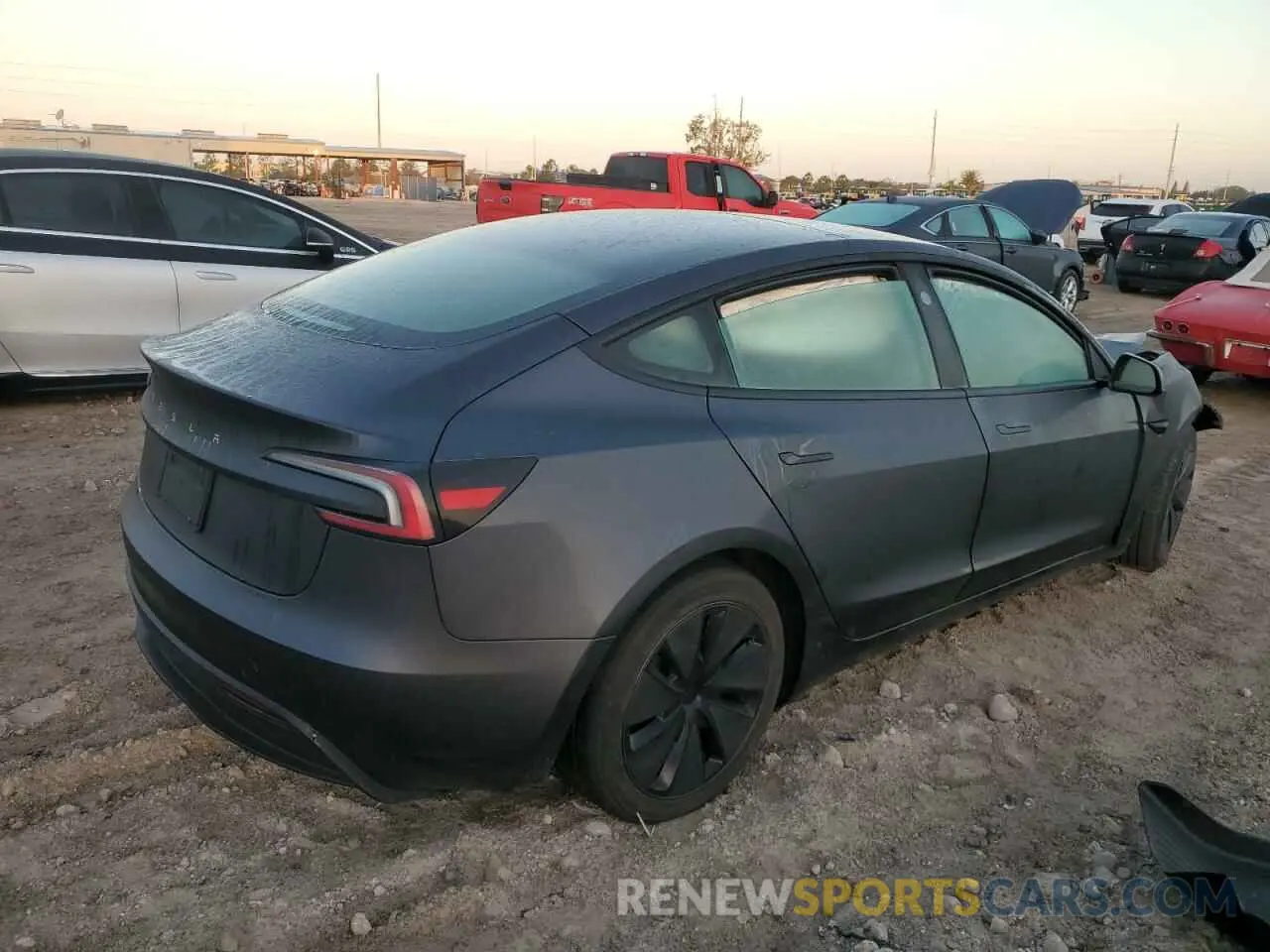 3 fotografías del automóvil dañado 5YJ3E1EA3RF756099 TESLA MODEL 3 2024