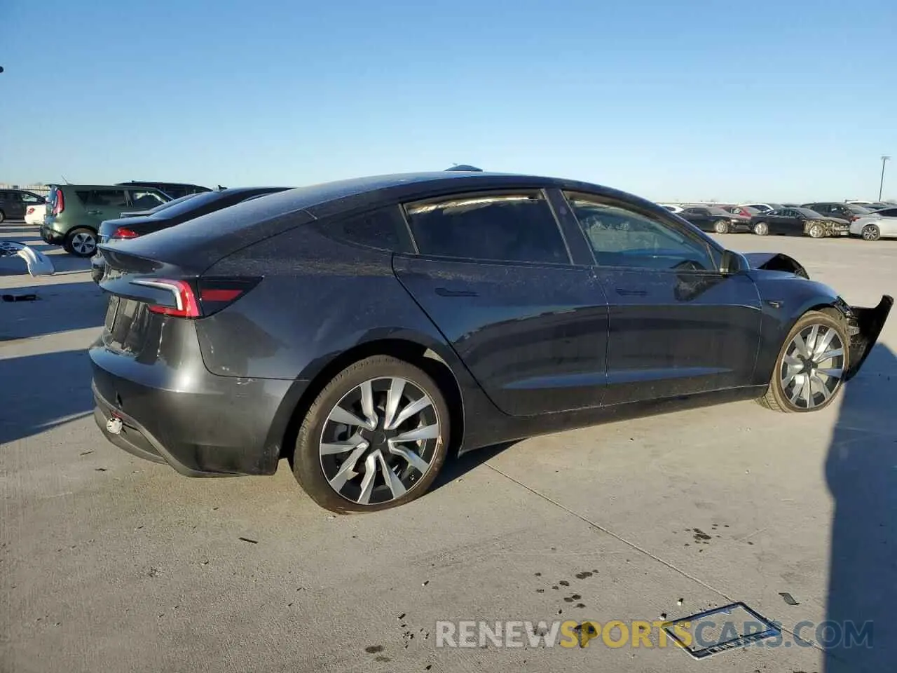 3 fotografías del automóvil dañado 5YJ3E1EA3RF767376 TESLA MODEL 3 2024