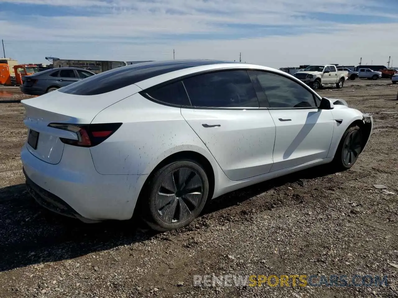 3 fotografías del automóvil dañado 5YJ3E1EA3RF769418 TESLA MODEL 3 2024