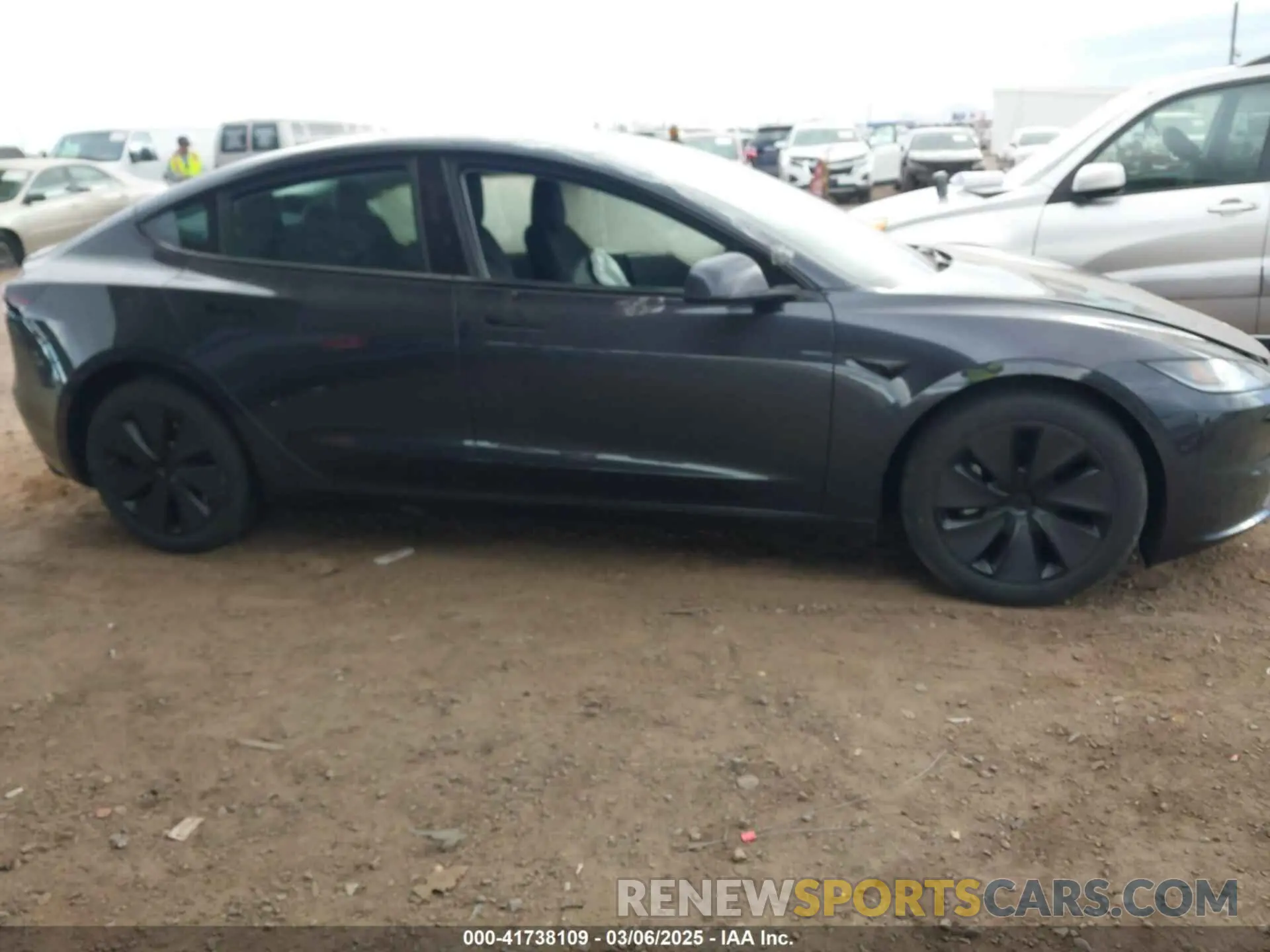 13 fotografías del automóvil dañado 5YJ3E1EA3RF771010 TESLA MODEL 3 2024