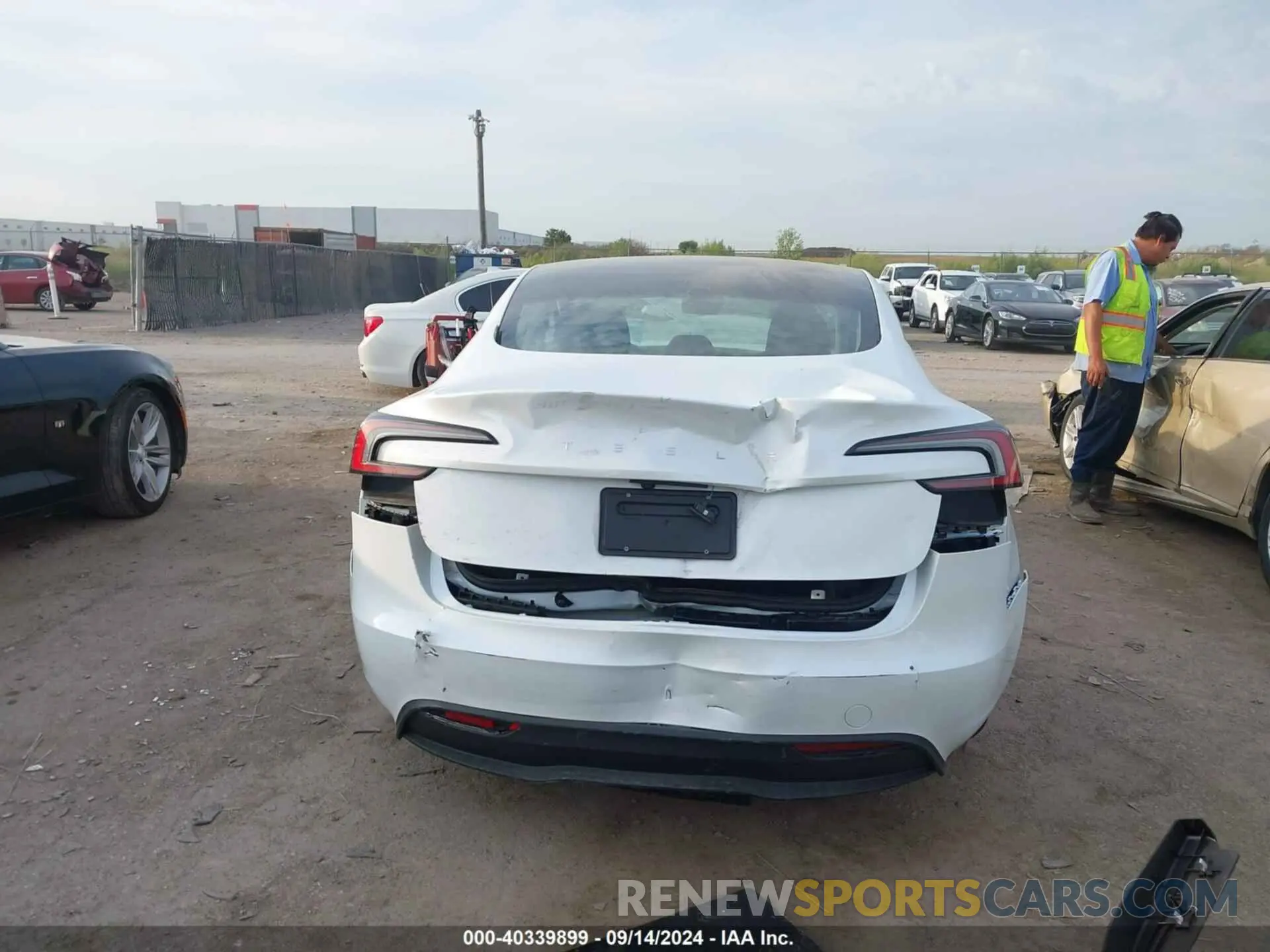 15 fotografías del automóvil dañado 5YJ3E1EA3RF823509 TESLA MODEL 3 2024