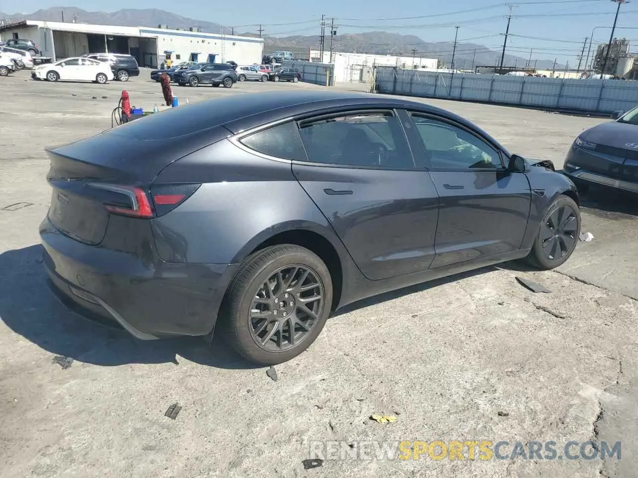 3 fotografías del automóvil dañado 5YJ3E1EA3RF827849 TESLA MODEL 3 2024