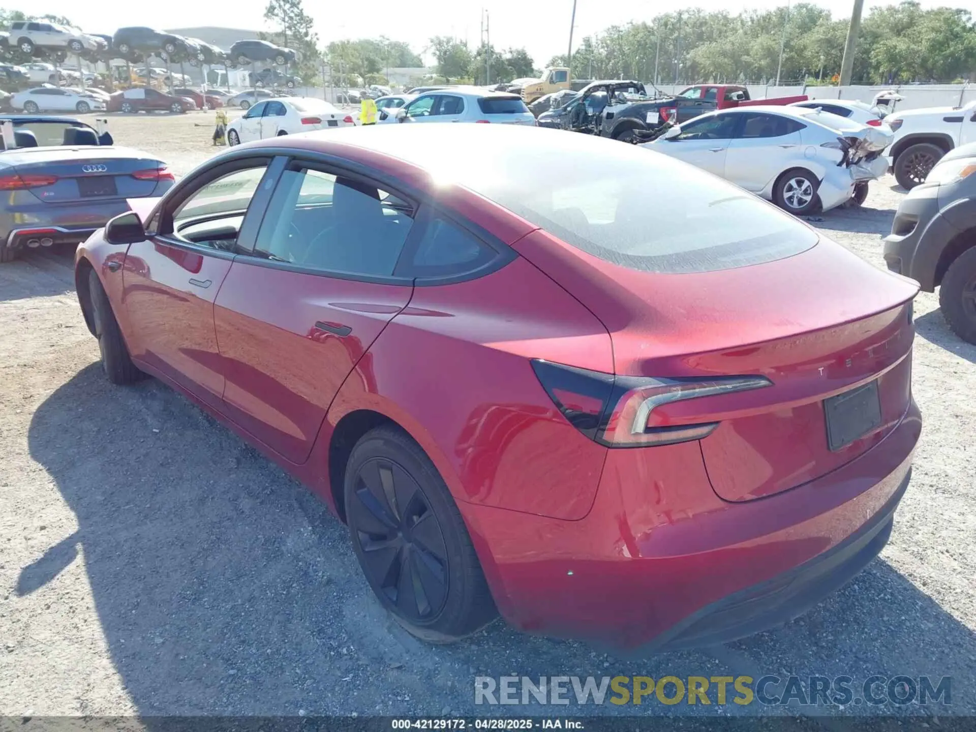 3 fotografías del automóvil dañado 5YJ3E1EA3RF858521 TESLA MODEL 3 2024