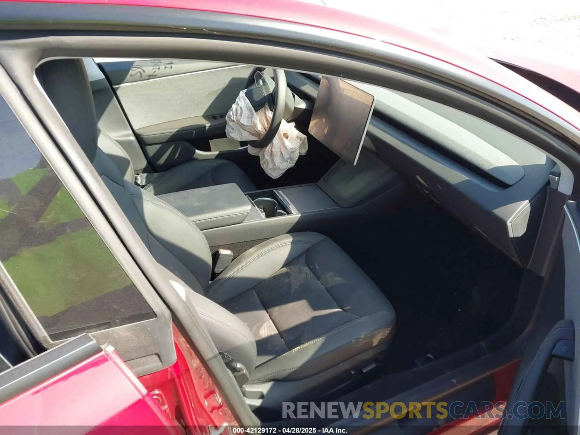 5 fotografías del automóvil dañado 5YJ3E1EA3RF858521 TESLA MODEL 3 2024