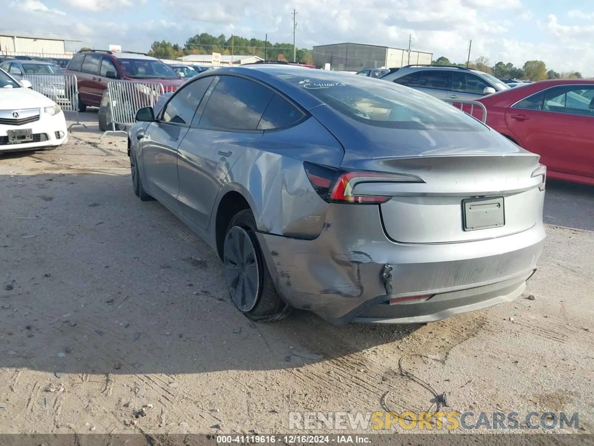 3 fotografías del automóvil dañado 5YJ3E1EA3RF865095 TESLA MODEL 3 2024