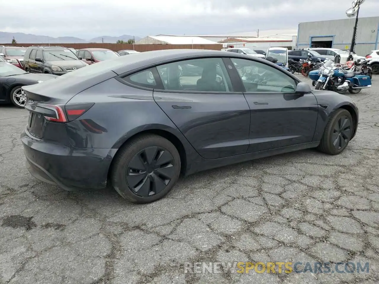 3 fotografías del automóvil dañado 5YJ3E1EA3RF867137 TESLA MODEL 3 2024