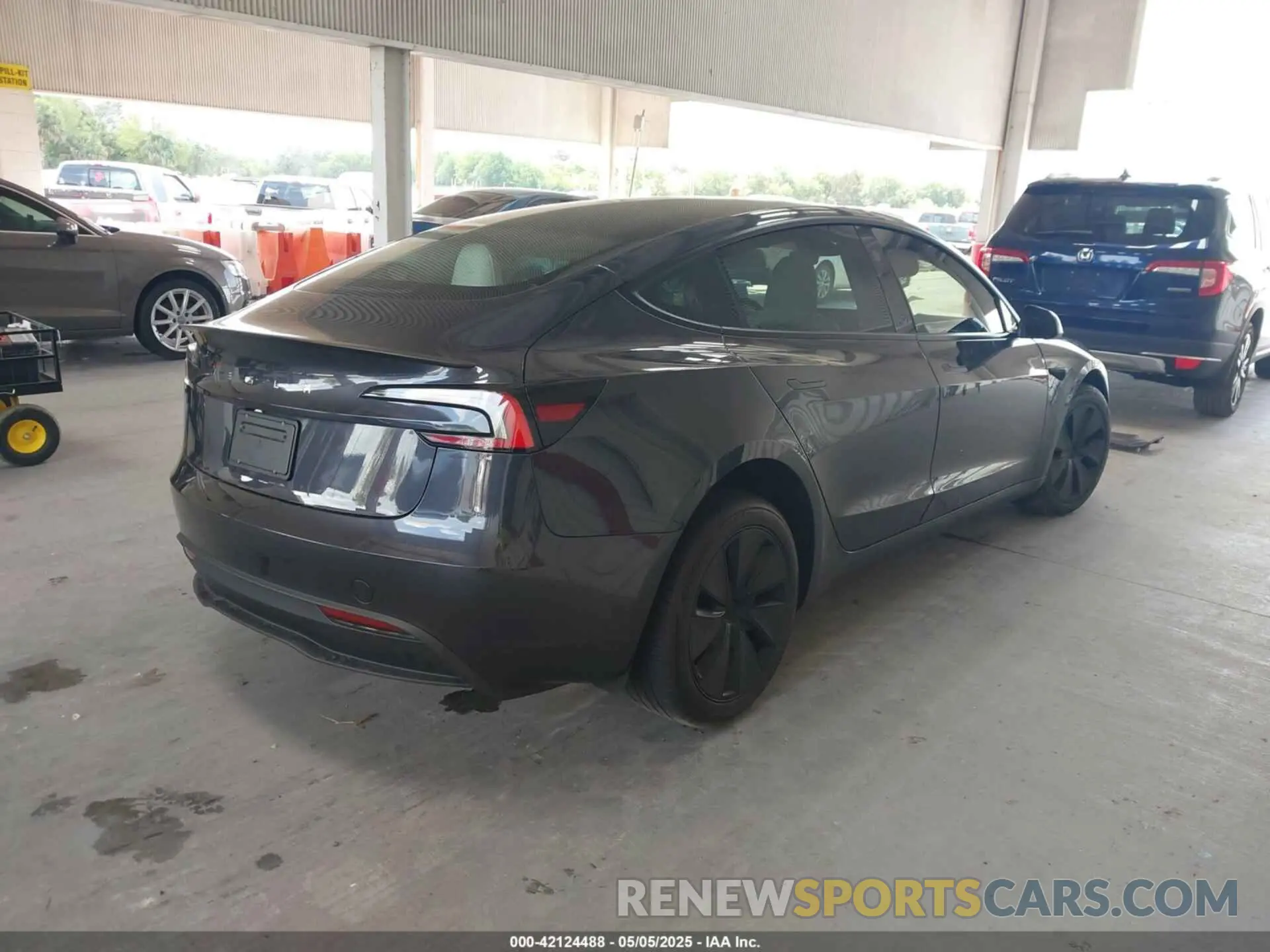 4 fotografías del automóvil dañado 5YJ3E1EA3RF870295 TESLA MODEL 3 2024