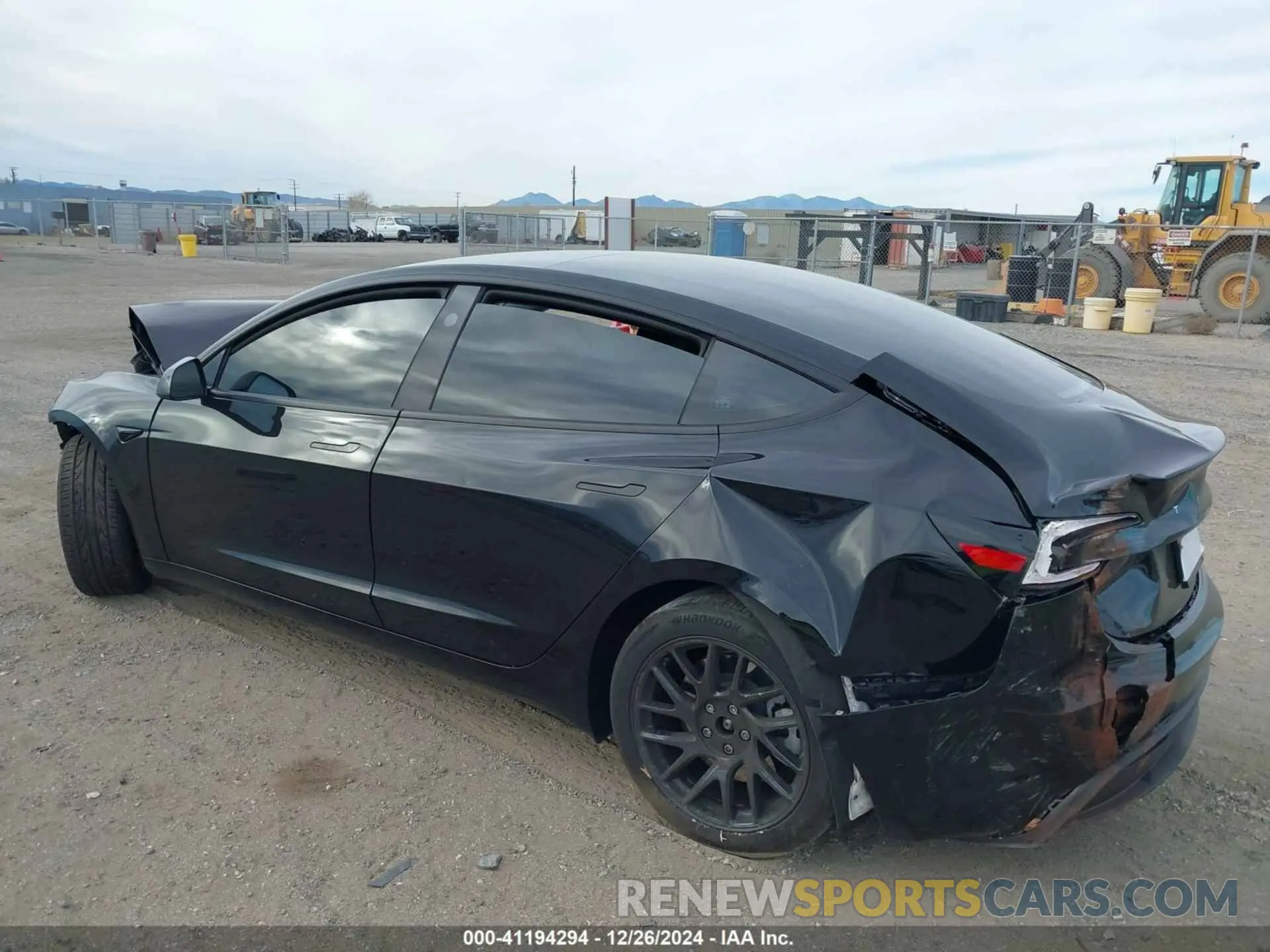 3 fotografías del automóvil dañado 5YJ3E1EA3RF871060 TESLA MODEL 3 2024