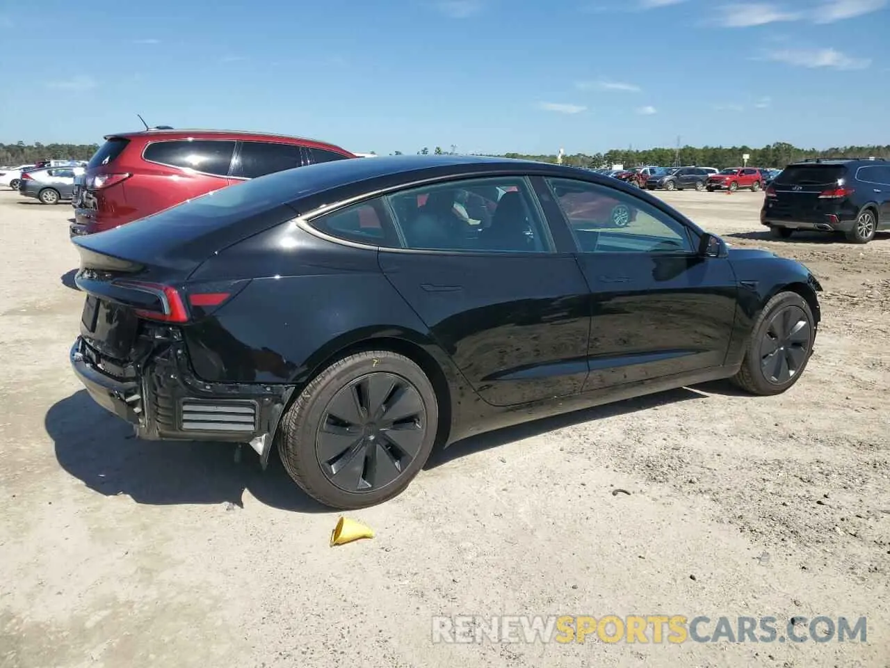 3 fotografías del automóvil dañado 5YJ3E1EA3RF872810 TESLA MODEL 3 2024
