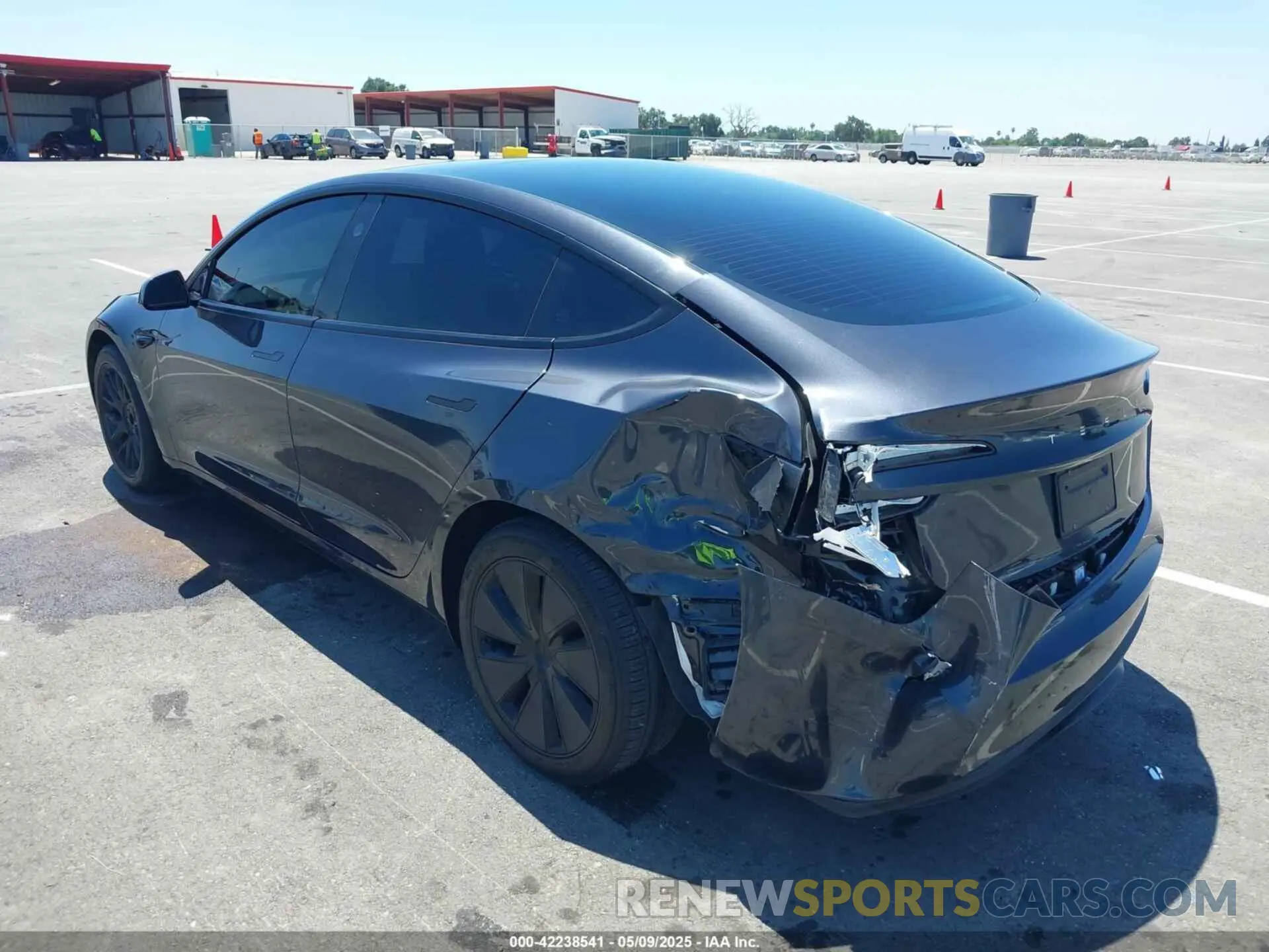 3 fotografías del automóvil dañado 5YJ3E1EA4RF721281 TESLA MODEL 3 2024