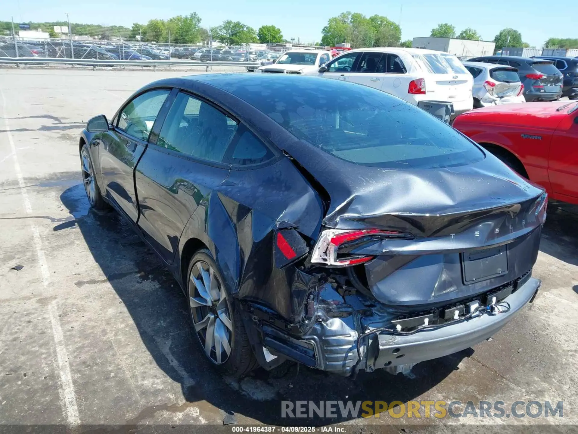 3 fotografías del automóvil dañado 5YJ3E1EA4RF735729 TESLA MODEL 3 2024