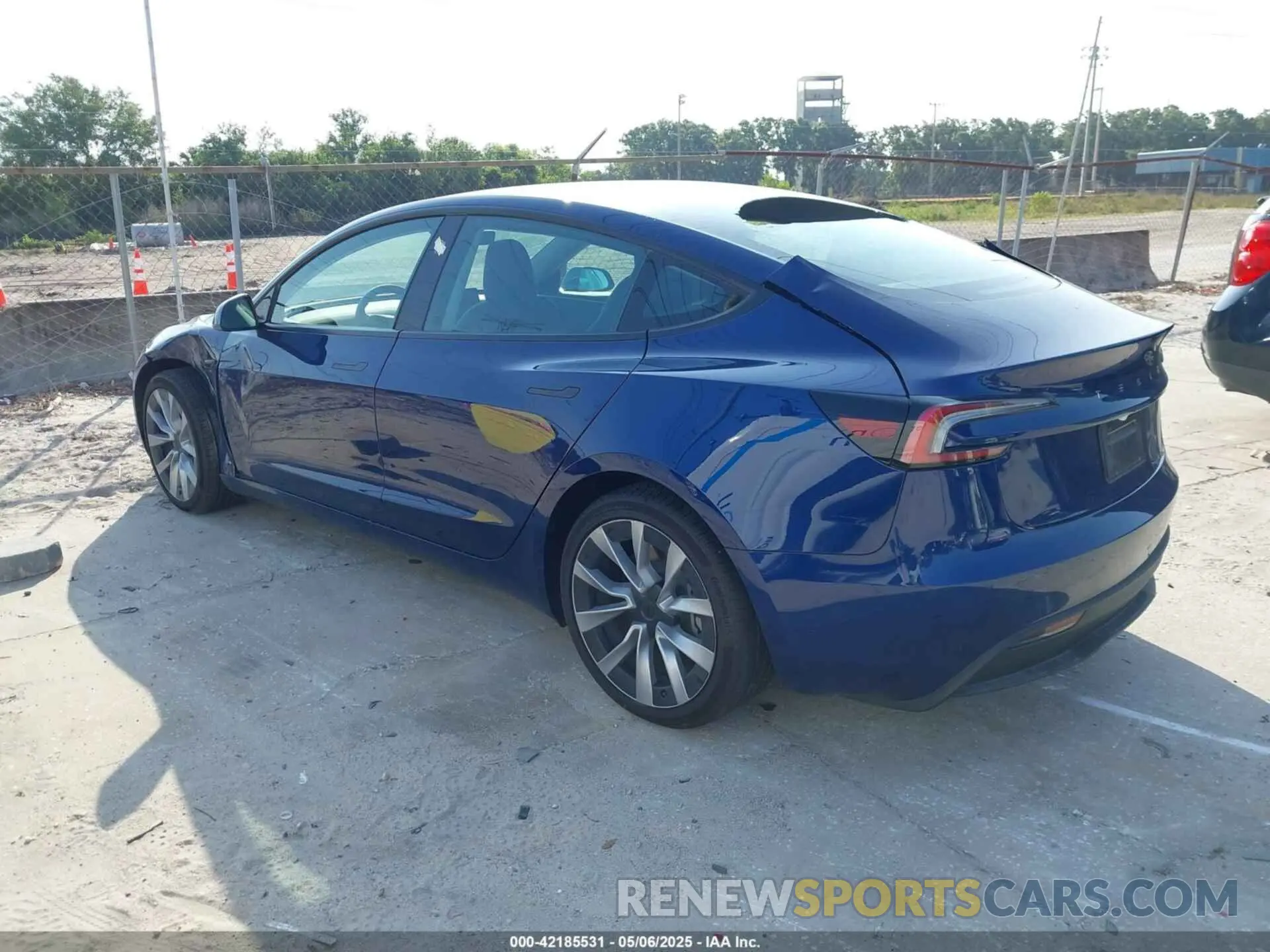 3 fotografías del automóvil dañado 5YJ3E1EA4RF751347 TESLA MODEL 3 2024