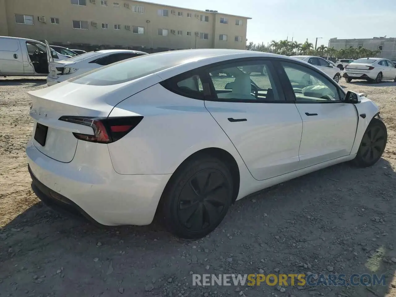 3 fotografías del automóvil dañado 5YJ3E1EA4RF800921 TESLA MODEL 3 2024