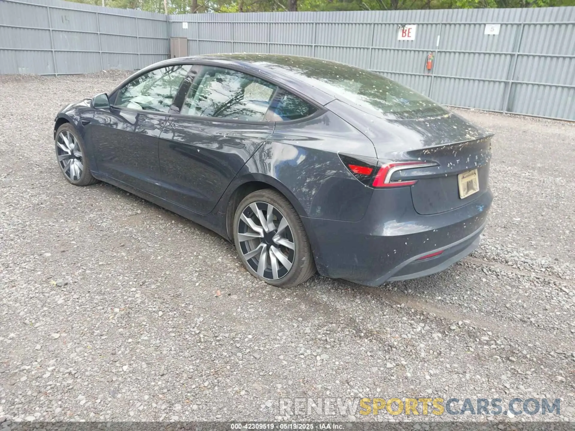 3 fotografías del automóvil dañado 5YJ3E1EA5RF722519 TESLA MODEL 3 2024