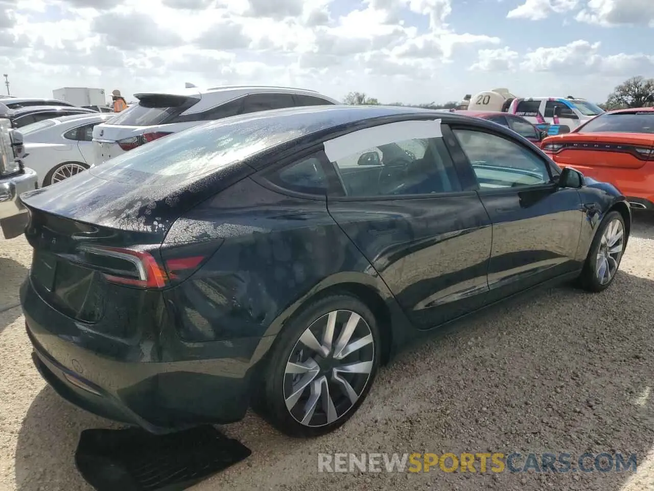 3 fotografías del automóvil dañado 5YJ3E1EA5RF735724 TESLA MODEL 3 2024