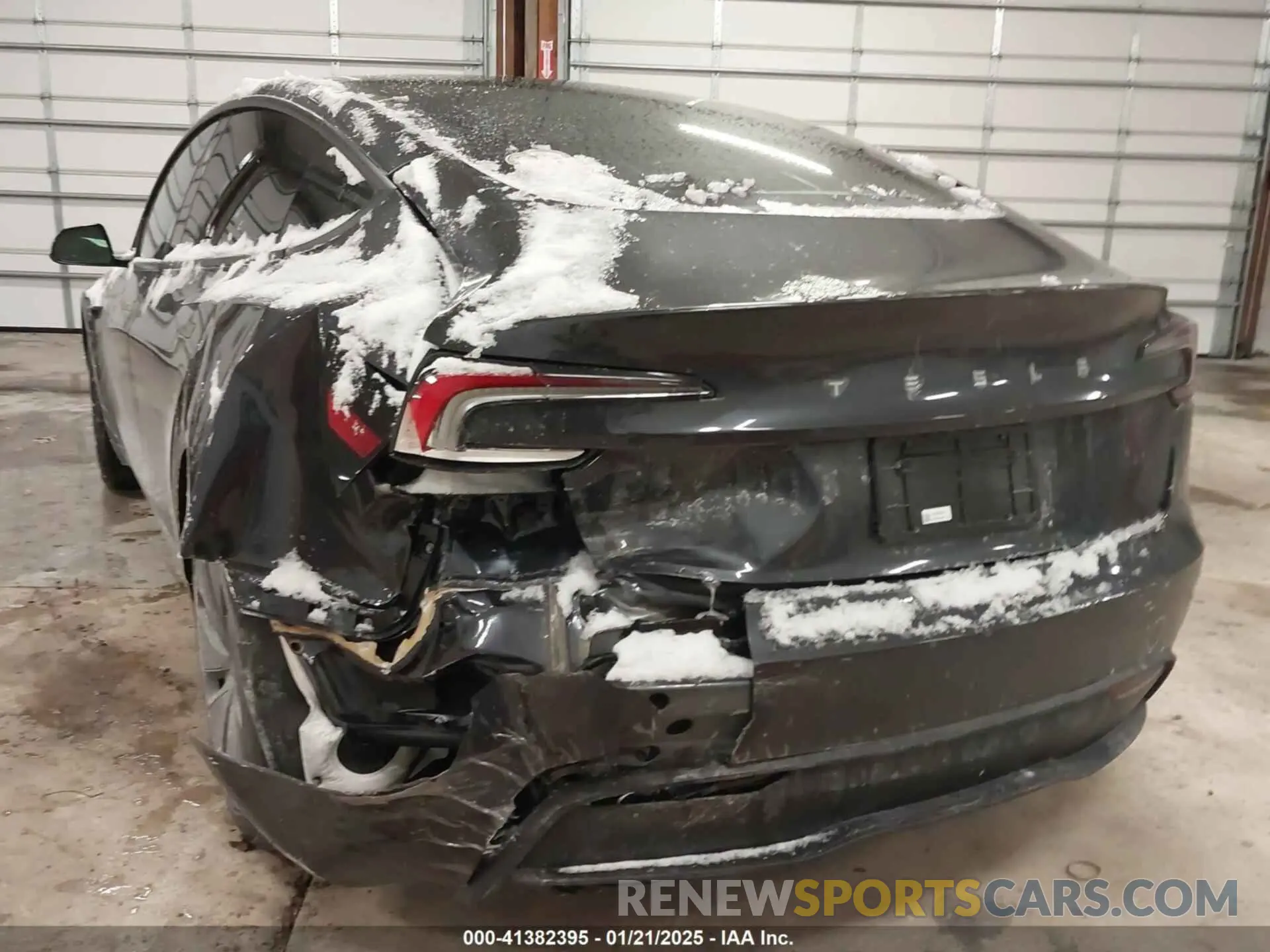 3 fotografías del automóvil dañado 5YJ3E1EA5RF826010 TESLA MODEL 3 2024