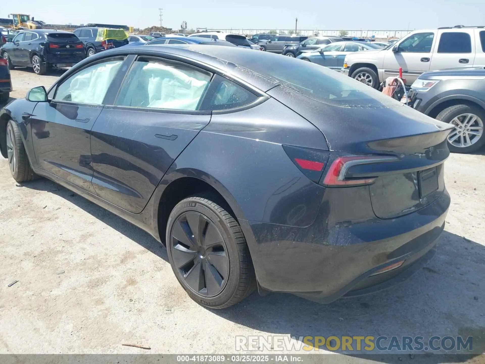 3 fotografías del automóvil dañado 5YJ3E1EA5RF843972 TESLA MODEL 3 2024