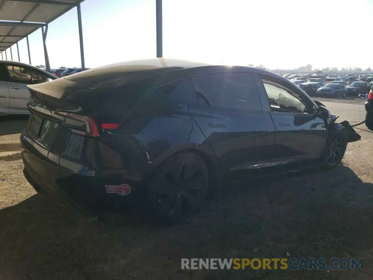 3 fotografías del automóvil dañado 5YJ3E1EA5RF846628 TESLA MODEL 3 2024