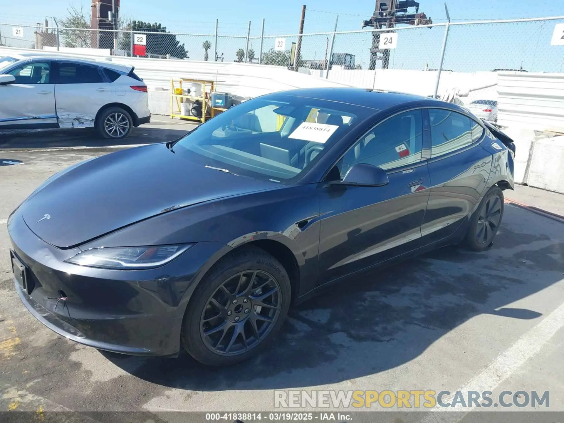 2 fotografías del automóvil dañado 5YJ3E1EA7RF717855 TESLA MODEL 3 2024