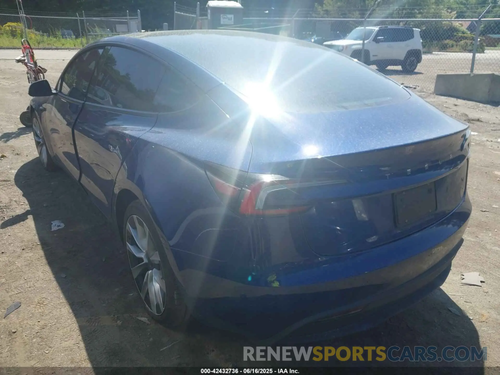 3 fotografías del automóvil dañado 5YJ3E1EA8RF768989 TESLA MODEL 3 2024