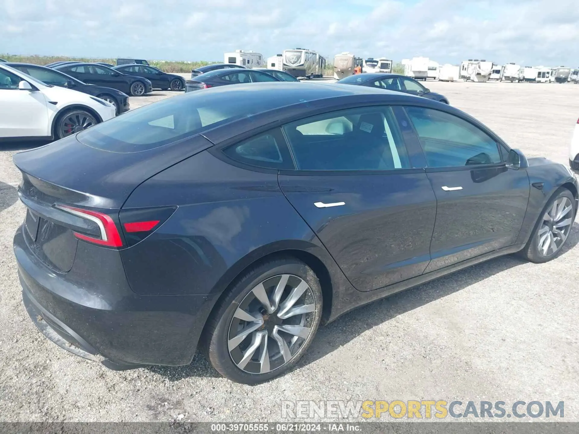 4 fotografías del automóvil dañado 5YJ3E1EA9RF752140 TESLA MODEL 3 2024