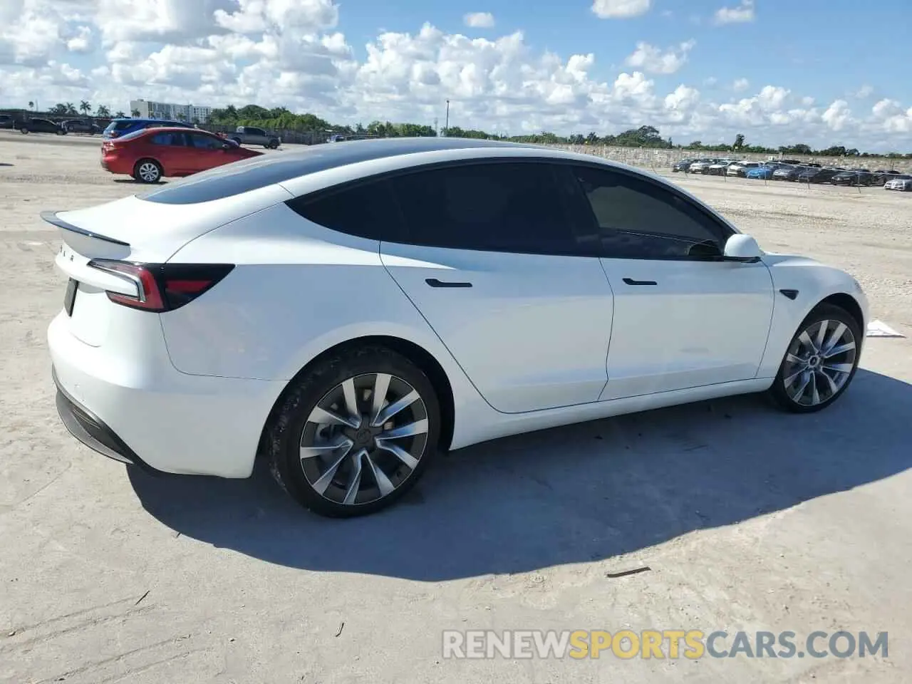 3 fotografías del automóvil dañado 5YJ3E1EA9RF752350 TESLA MODEL 3 2024